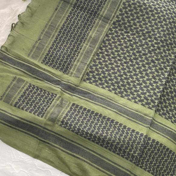 Army Green & Black Scarf - Picture 4 of 4